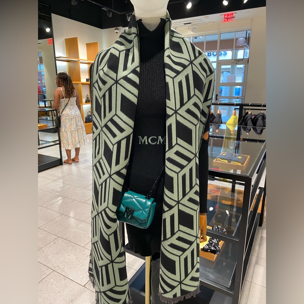 Mom 100% Silk Jacquard Scarf!